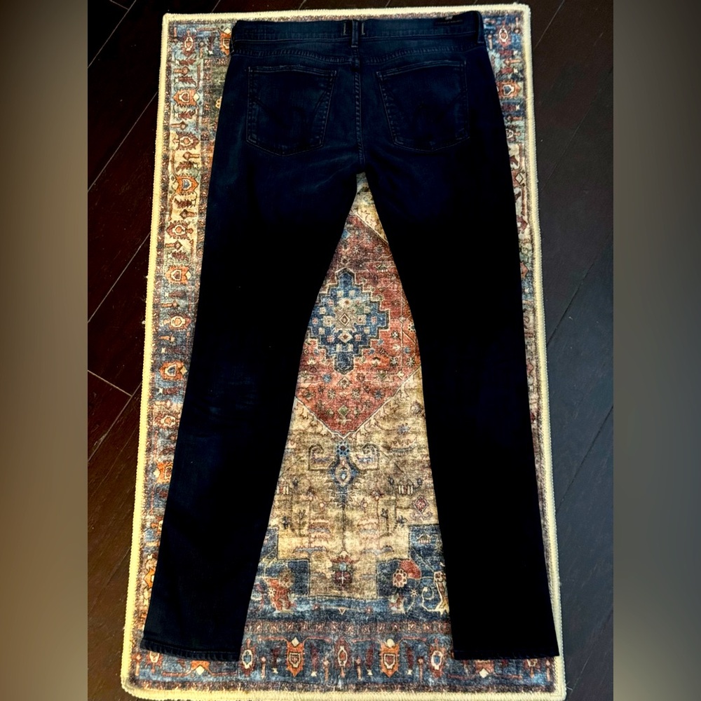 Citizen of Humanity EUC Deep Navy Women’s Jeans Sz 30 W/ factory torn knees.